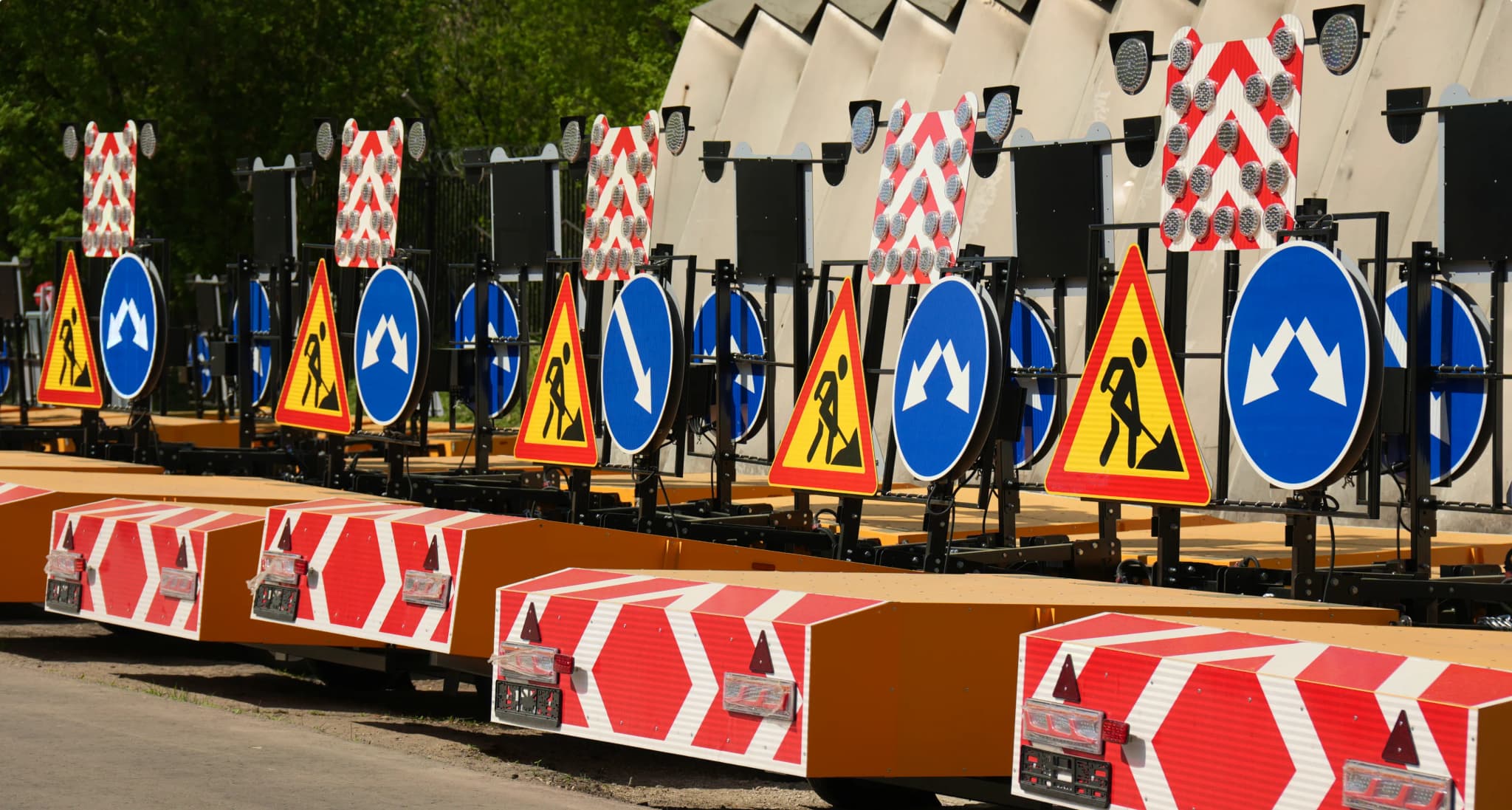 Прицепы, заградительные знаки title image